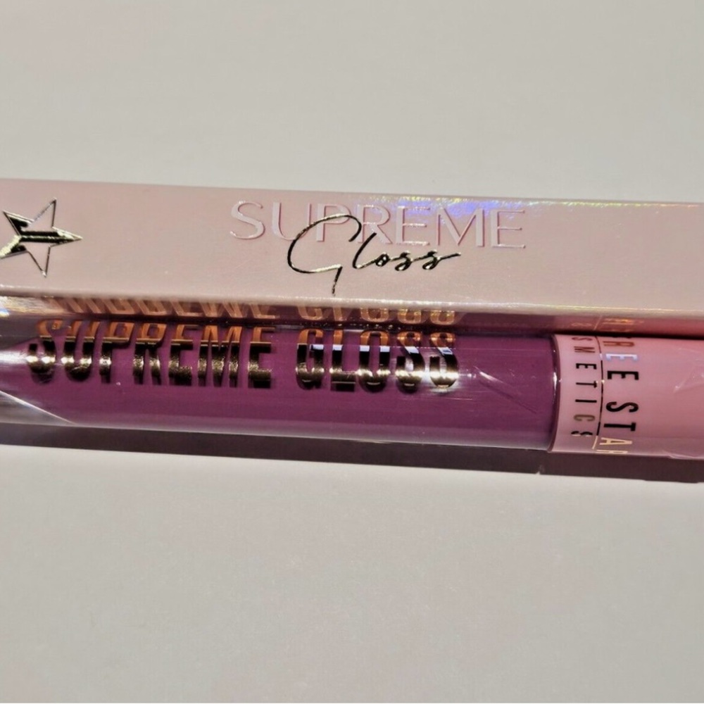 NIB Jeffree Star Pink Lip Balm with Glossy Finish and Smooth Texture - Picture 2 of 2